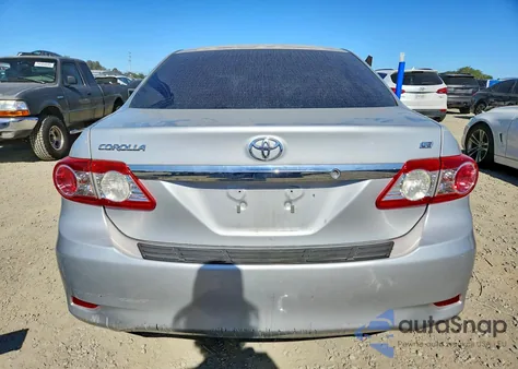 2013 Toyota Corolla Base z USA, uszkodzony, nr VIN 5YFBU4EE4DP152531